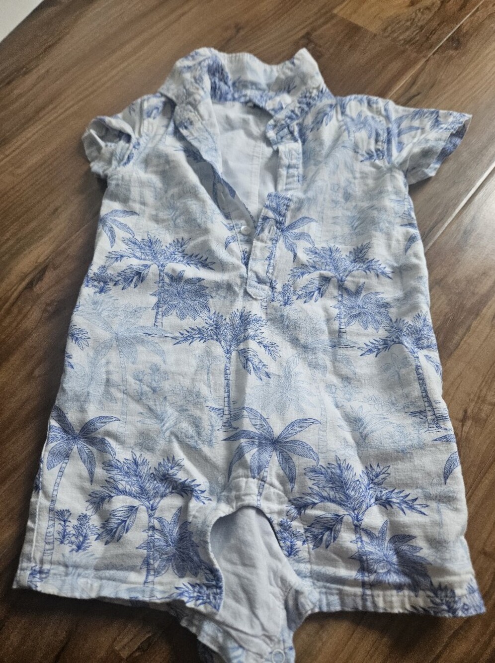 Janie and Jack Blue and White Palm-Print Button Romper 18 Months